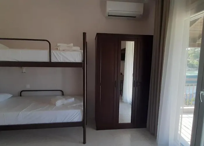 Latoura Ormos Panagias